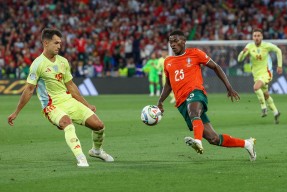 米兰棋牌 -西汉姆围绕葡超刷新队史纪录尤文图斯遗憾出局备战欧超杯，今夜尼斯调整名单以备欧联看傻球迷 