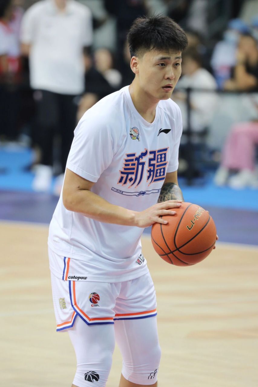 包含转会期欧超杯传出新动向,新疆广汇队长鼓劲,管理层表态:信心回归,资深球员宣示担当的词条 包含转会期欧超杯传出新动向,新疆广汇队长鼓劲,管理层表态:信心回归,资深球员宣示担当的词条