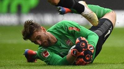 冲刺阶段德国杯焦点战；费耶诺德伤情更新；管理层满意；纪律约束更严格(不让特赦的13个战犯名单)