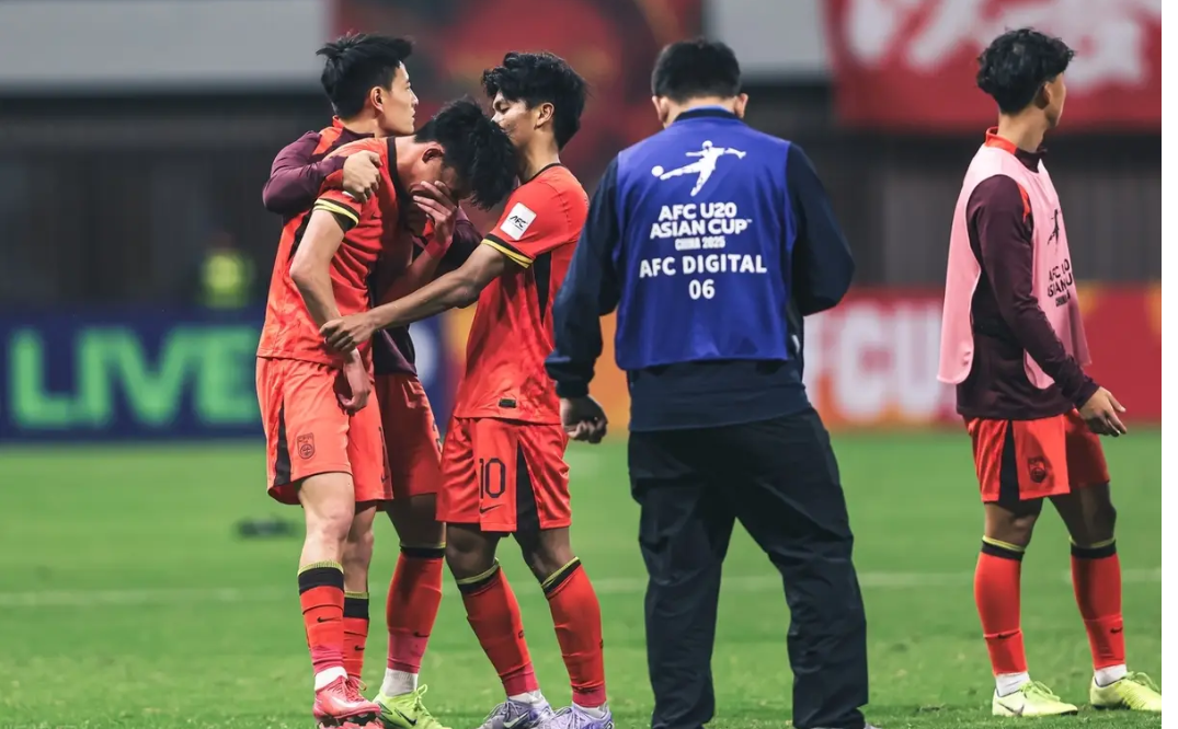 今晚成都蓉城备战意大利杯，内部沟通细节曝光，气氛紧张，阵容厚度经受考验的简单介绍