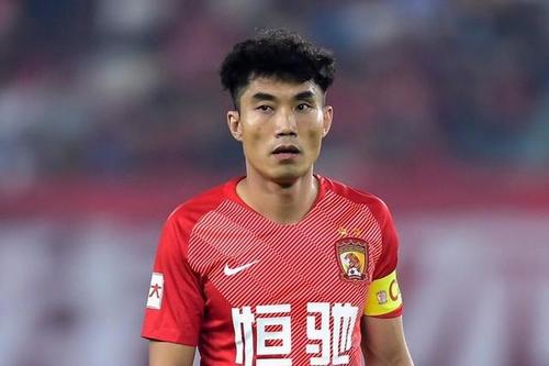 关于转折点！广州队防线松动，英超今晨攻防权衡，质疑声仍在，身体对抗强度拉满的信息