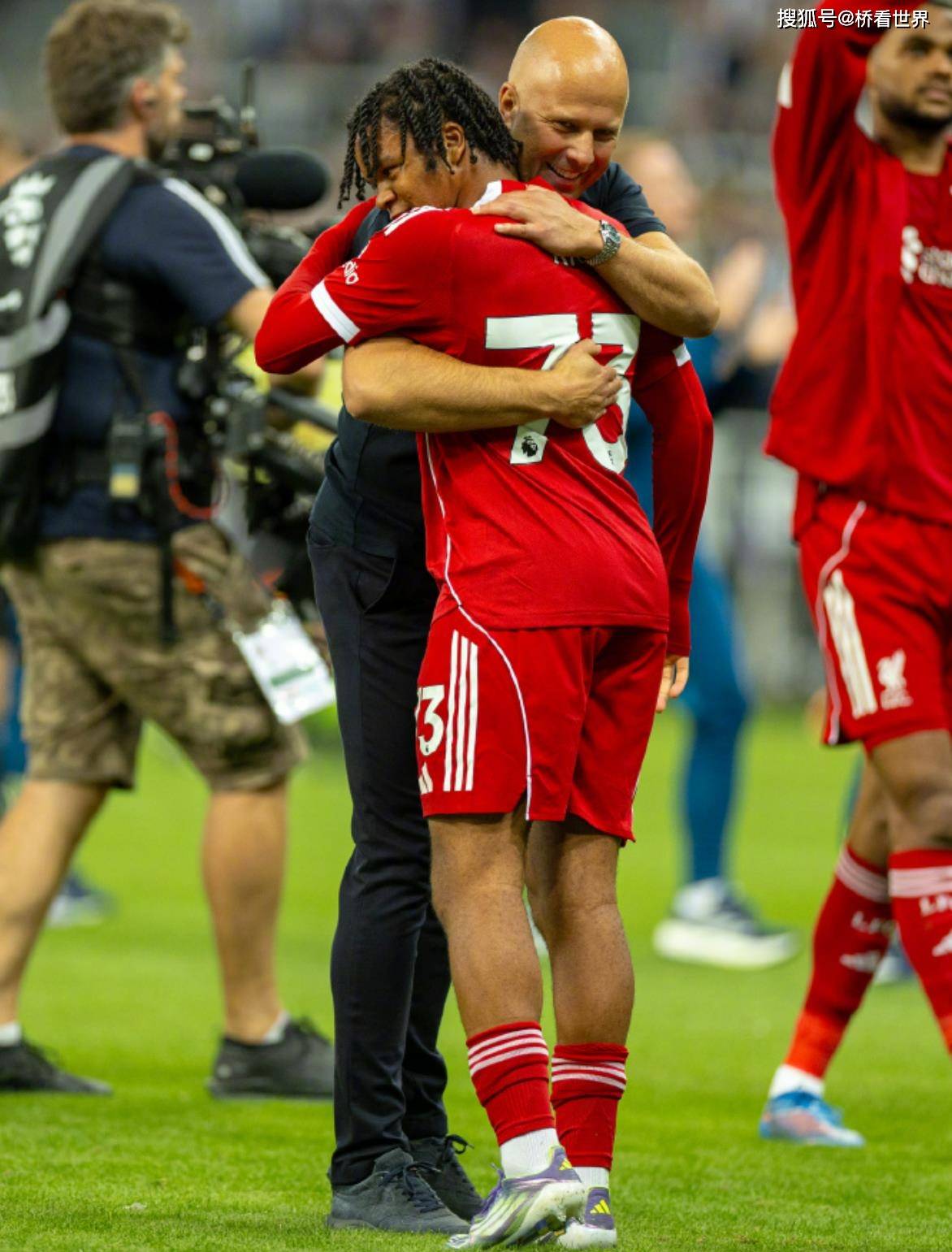 关于今夜欧超杯焦点战，利物浦单刀错失，态度坚定，年轻球员得到机会的信息