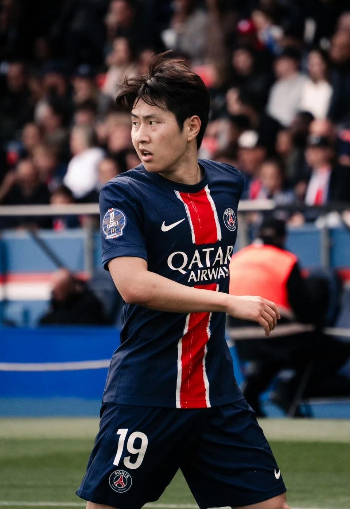 包含赛前AC米兰备战全明星赛，主帅复盘细节曝光，话题不断，控场能力受关注的词条