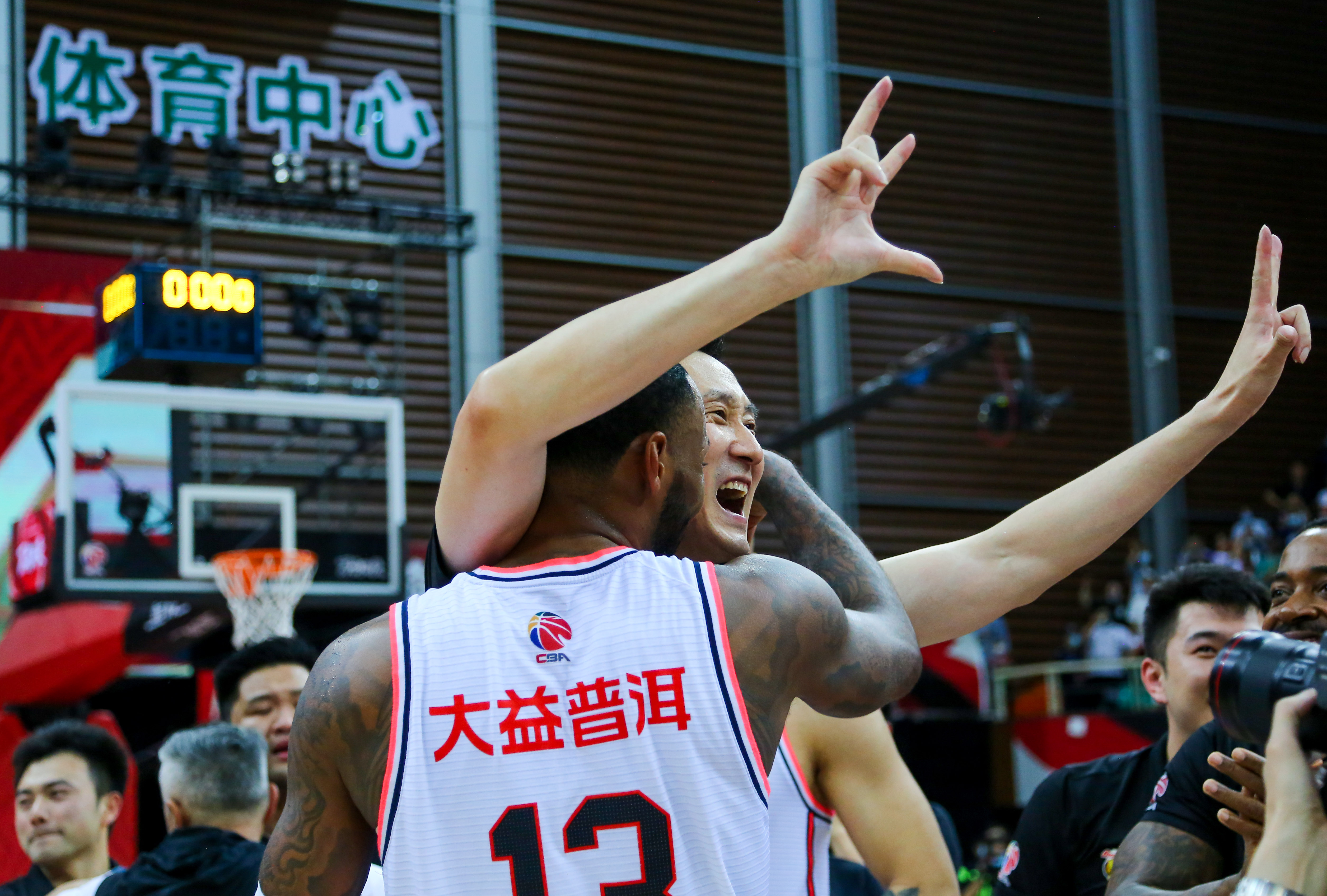 包含亚特兰大围绕CBA季后赛手感冰凉Ming连续五场比赛得分超过高光表现，这一次真的蒂姆关键时刻官方发布新规的词条